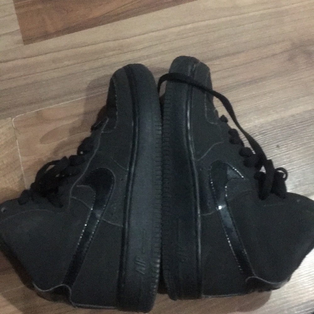 Black nike airforces